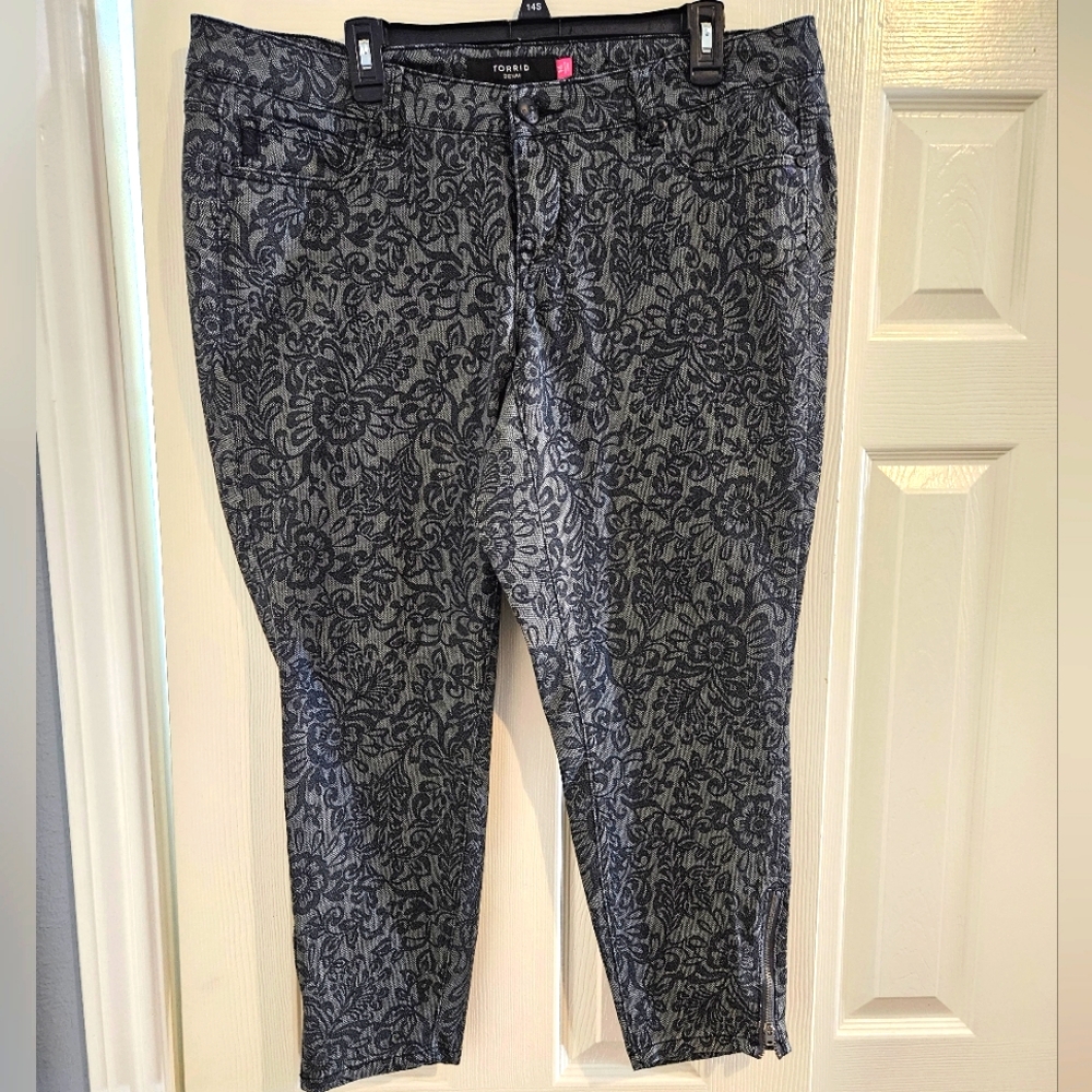 Torrid Bomshell Skinny Ankle Jeans